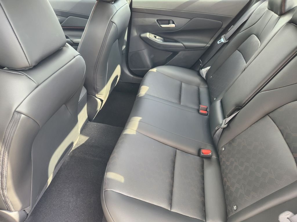 New 2026 Aspen White TriCoat / Super Black Two-tone Nissan SR image 31