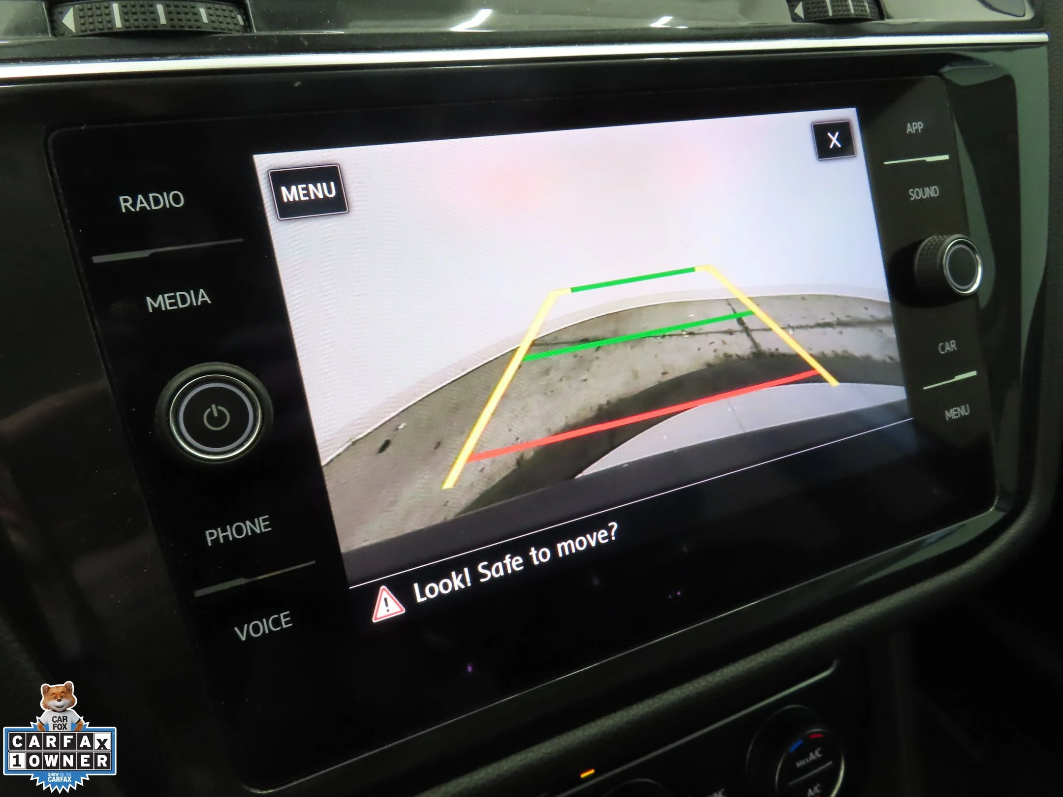Used 2019 Black Volkswagen 2.0T SE image 19