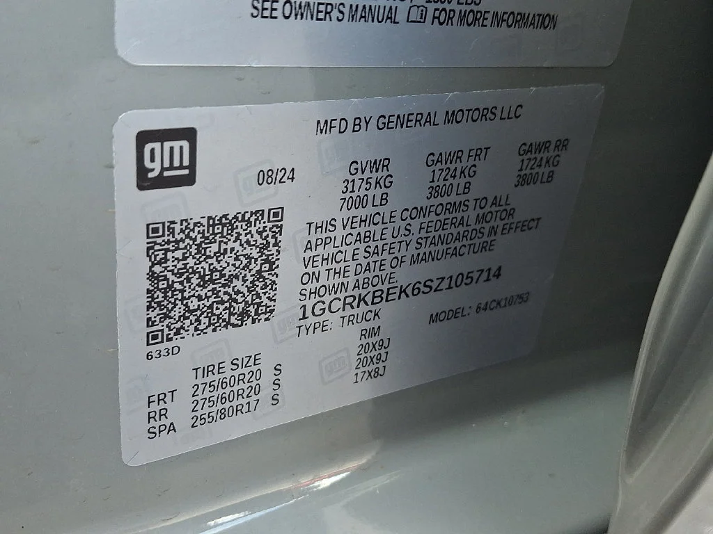 Used 2025 Slate Gray Metallic Chevrolet Custom image 26
