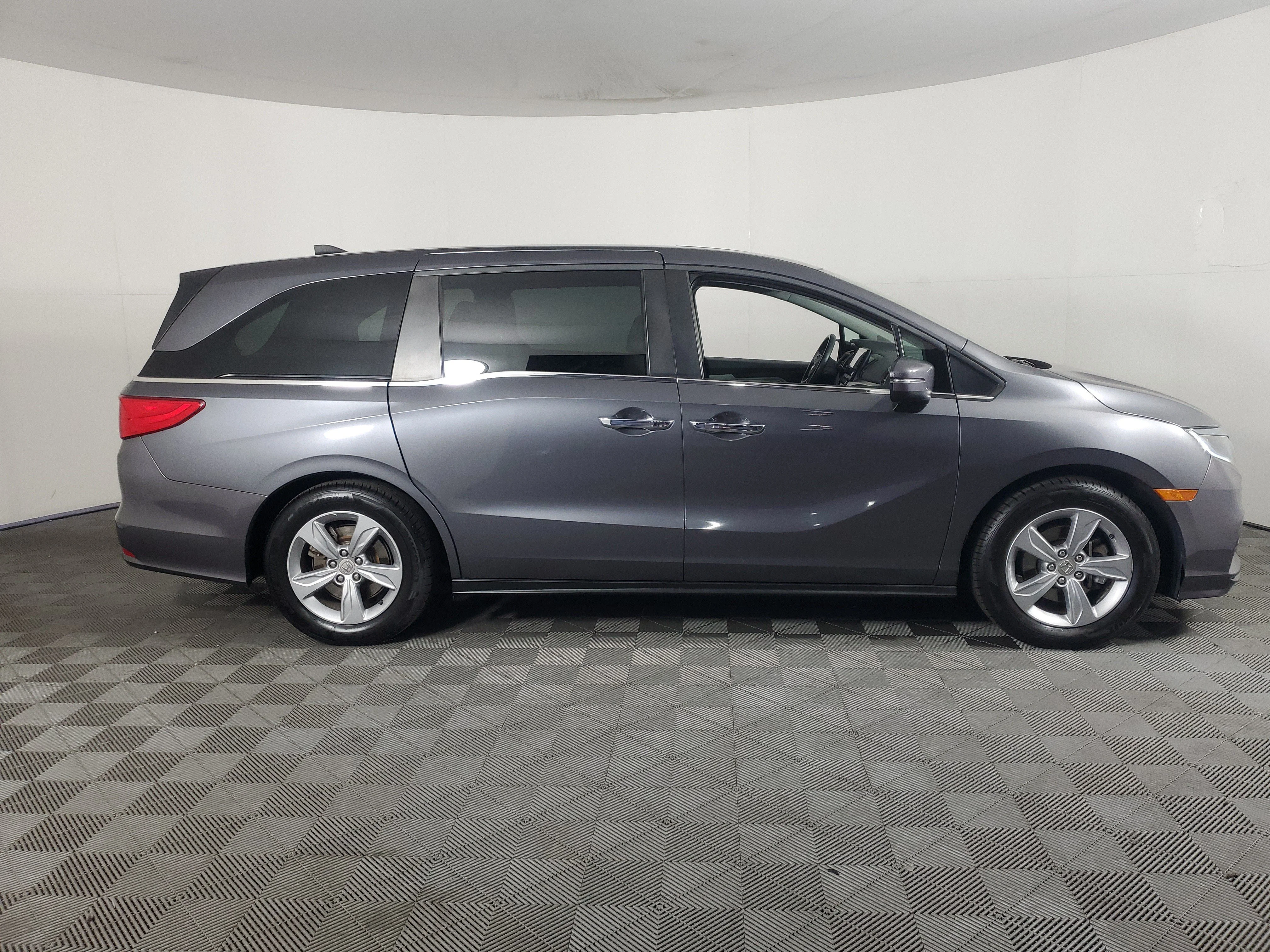 Used 2018 Modern Steel Metallic Honda EX-L image 3