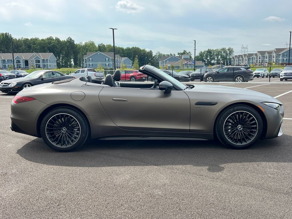 New 2027 Monza Grey Magno Mercedes-Benz AMG® SL 43 Roadster image 8