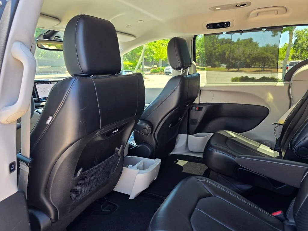 Used 2024  Chrysler Touring L image 28