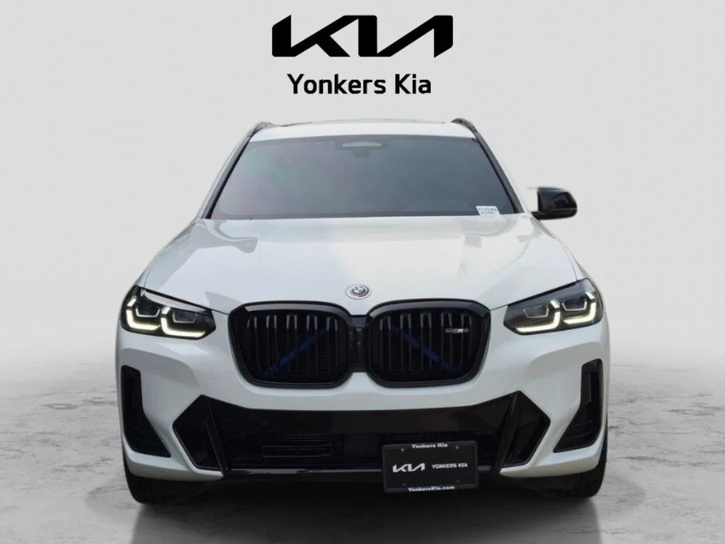 Used 2024 White BMW M40i image 3