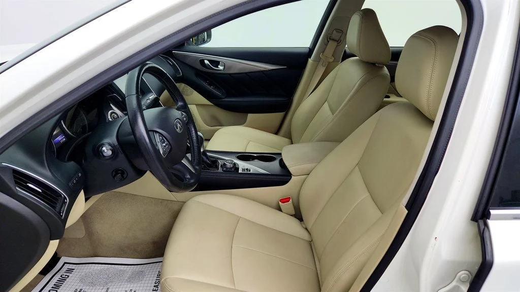 Used 2016 Majestic White INFINITI 4dr Sedan 2.0t Premium AWD w/ Premium Plus Pkg image 20
