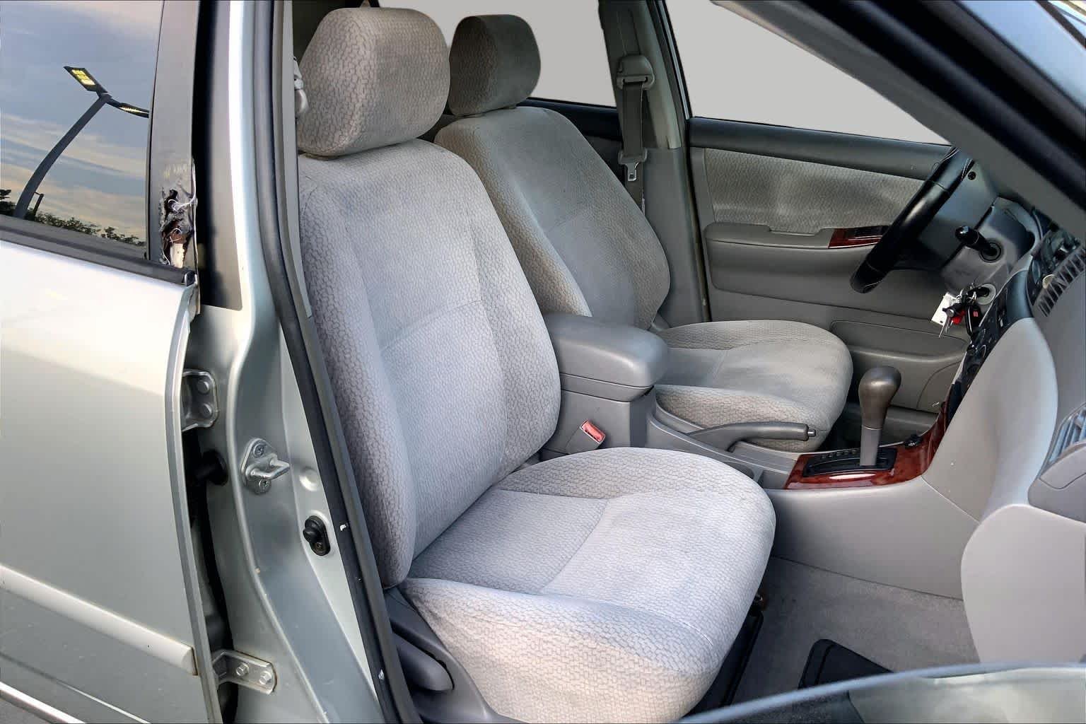 Used 2003 Lunar Mist Metallic Toyota LE image 7