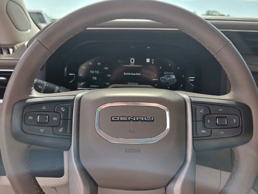 Used 2022 PEARL BEIGE METALLIC GMC Denali image 29