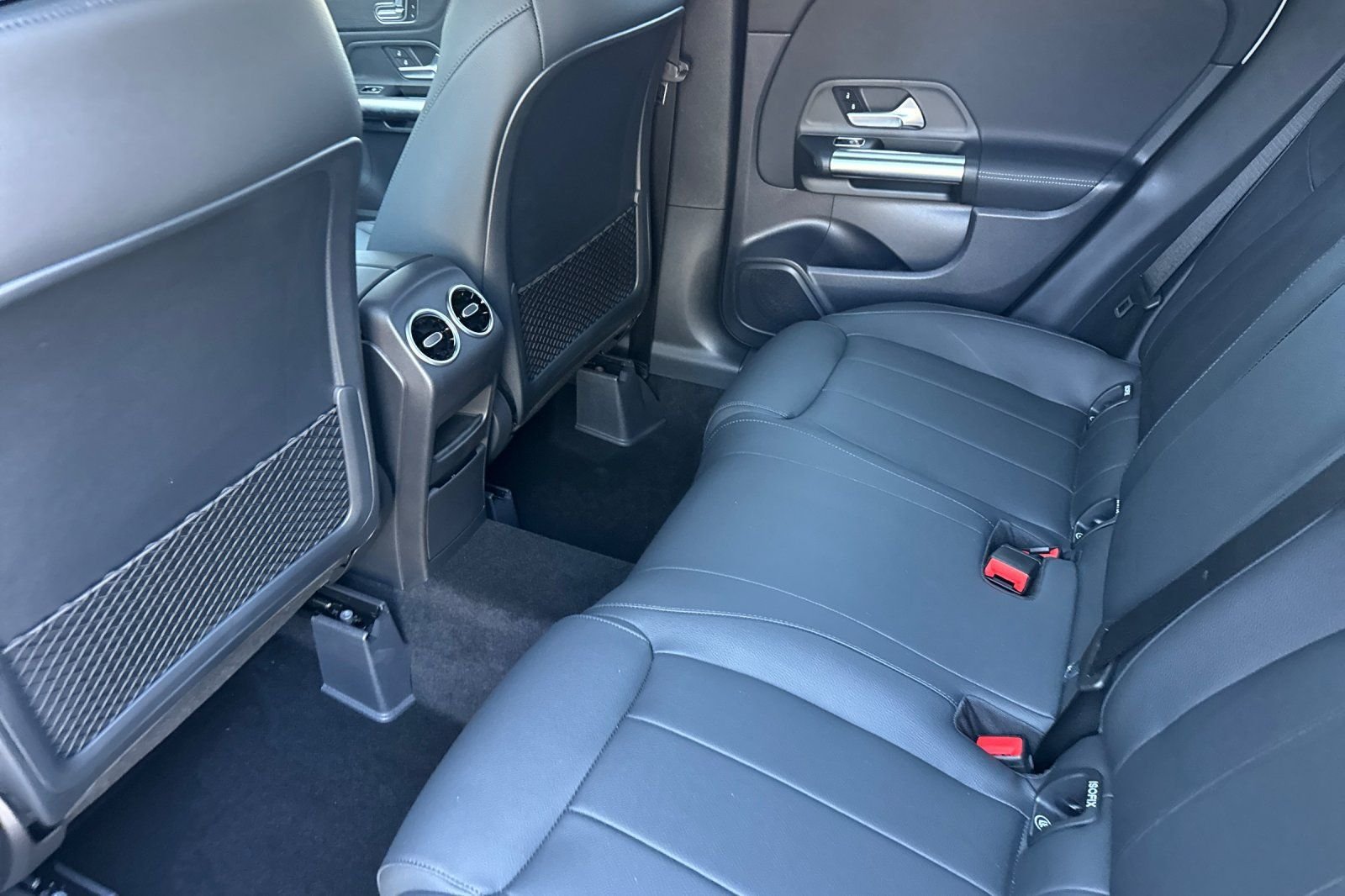 New 2026 Polar White Mercedes-Benz GLA 250 image 10
