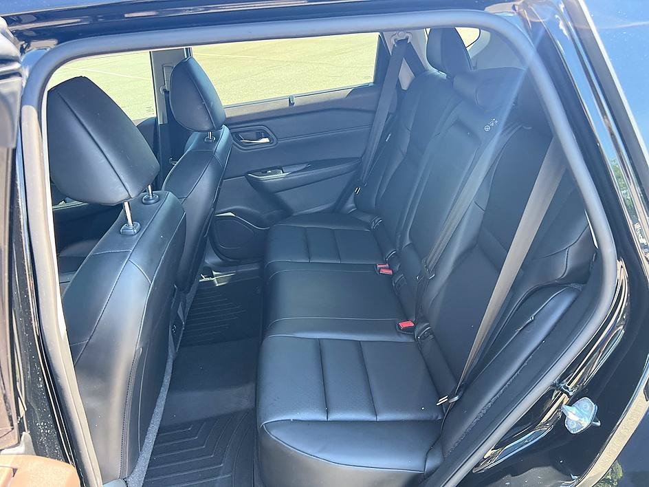 Used 2023 Super Black Nissan SV image 14