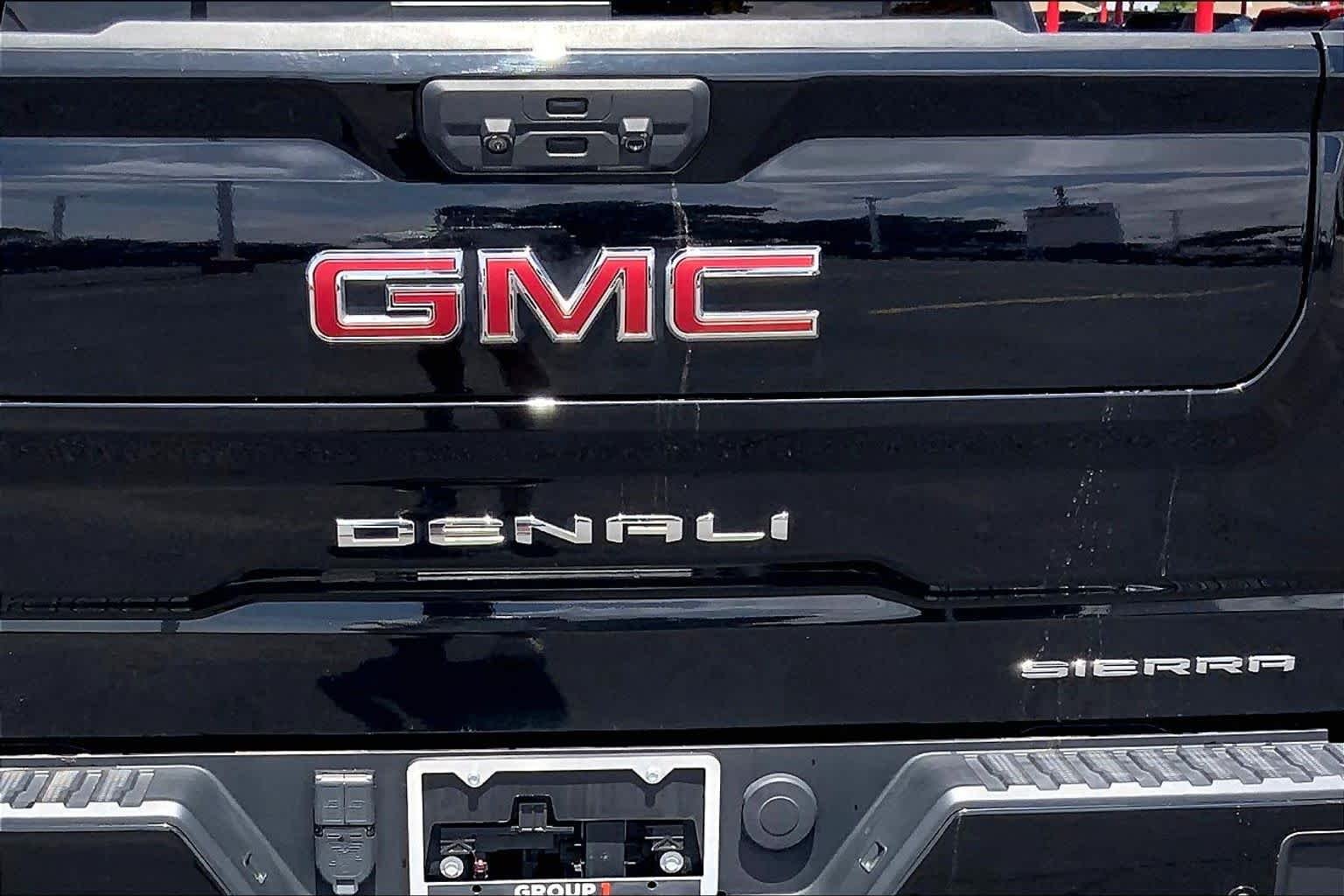 Used 2023 Onyx Black GMC Denali image 31