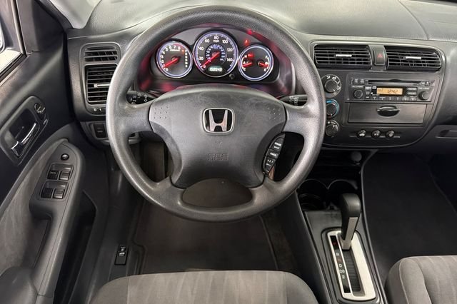 Used 2005 Magnesium Metallic Honda LX image 19