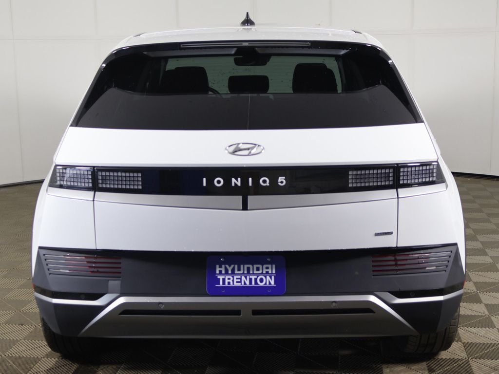Used 2024 White Hyundai SEL image 12