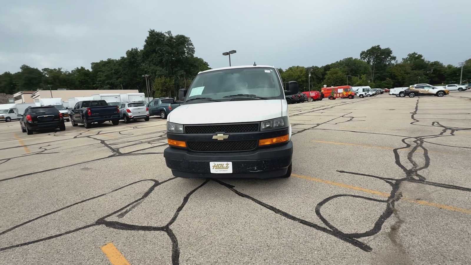 Used 2019 SUMMIT WHITE Chevrolet Work Van image 3