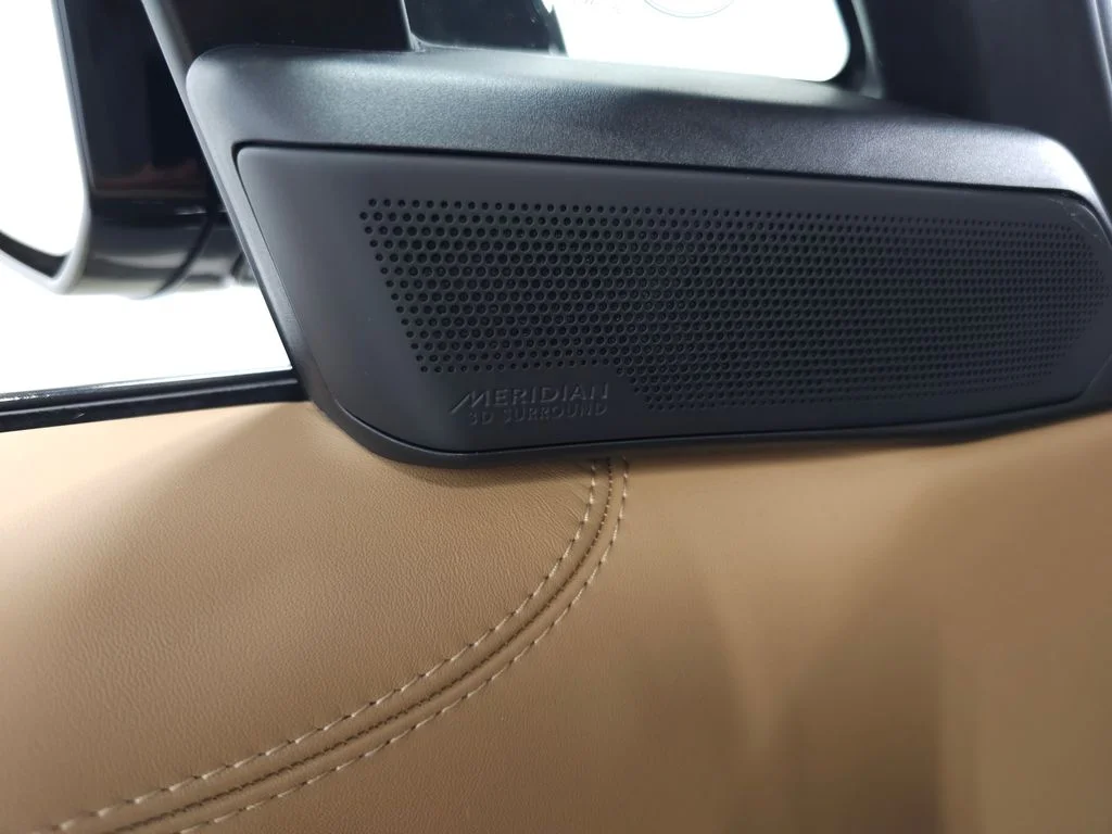 New 2026 Carpathian Grey Land Rover SE image 12