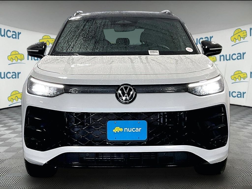 Used 2025  Volkswagen 2.0T SE R-Line Black image 2