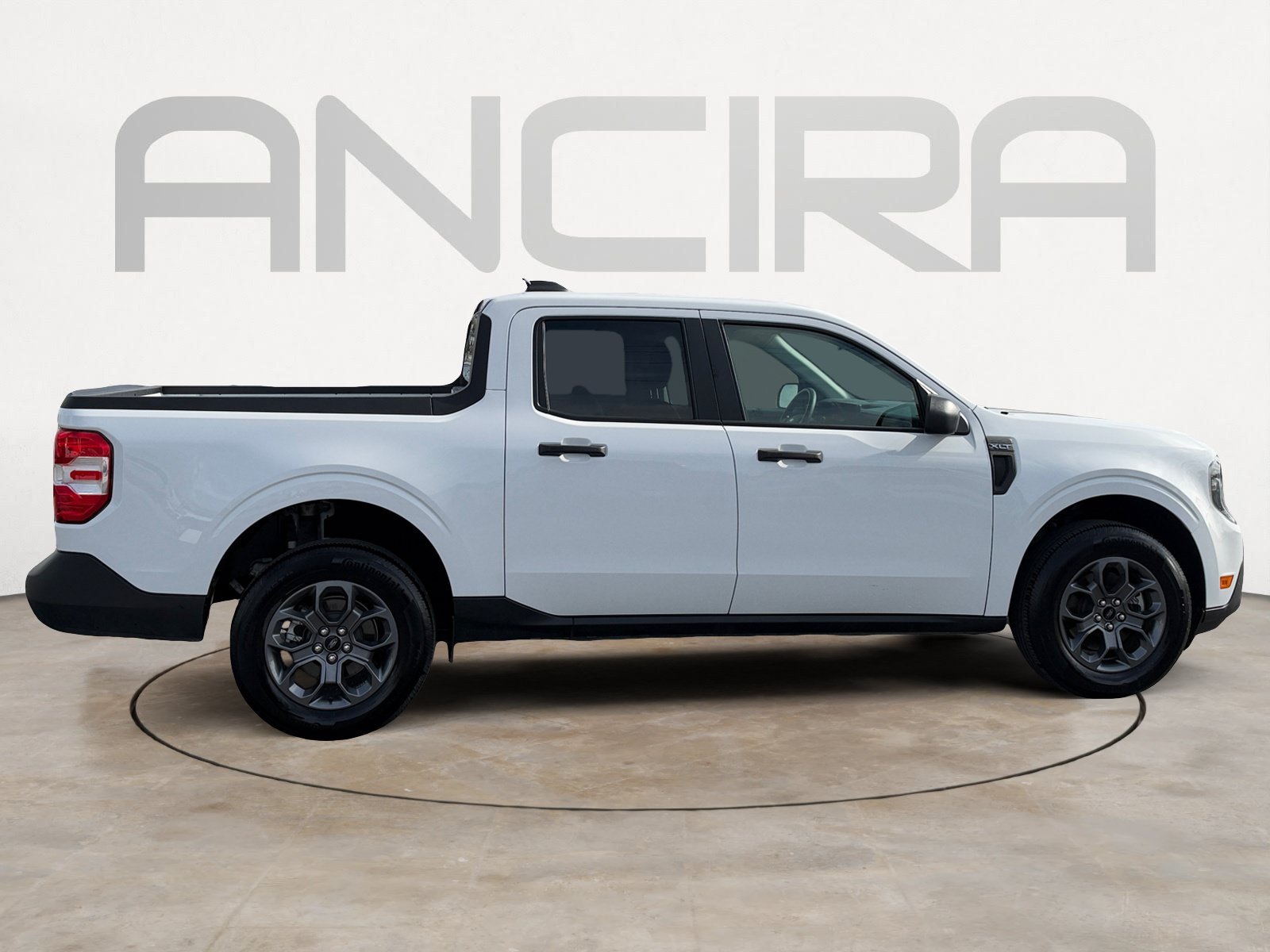 Used 2026 Oxford White Ford XLT image 8