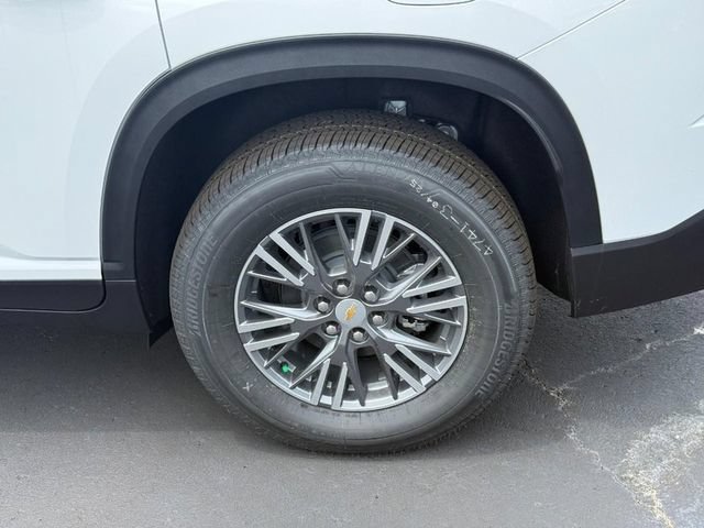 New 2026 Summit White Chevrolet LT image 5