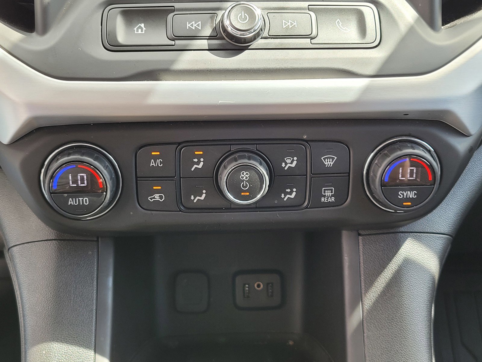 Used 2019 Red Quartz Tintcoat GMC SLE image 21