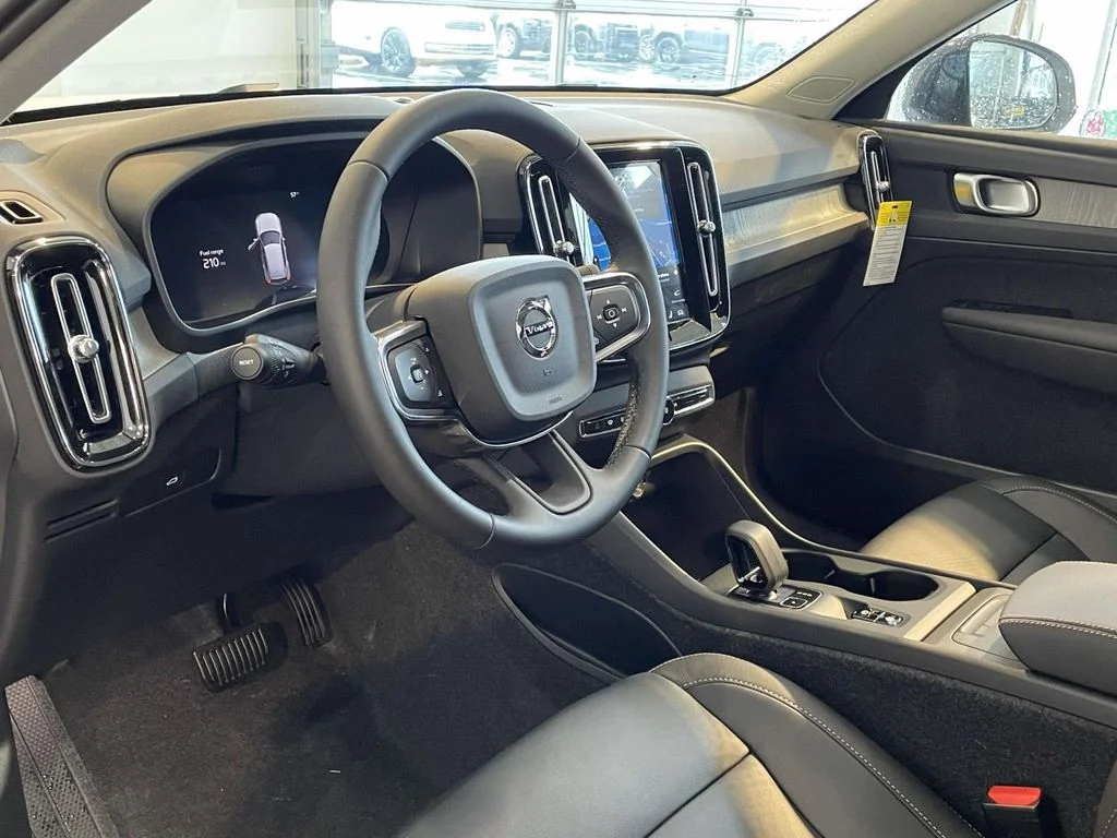2026 Volvo XC40 Core - Photo 14