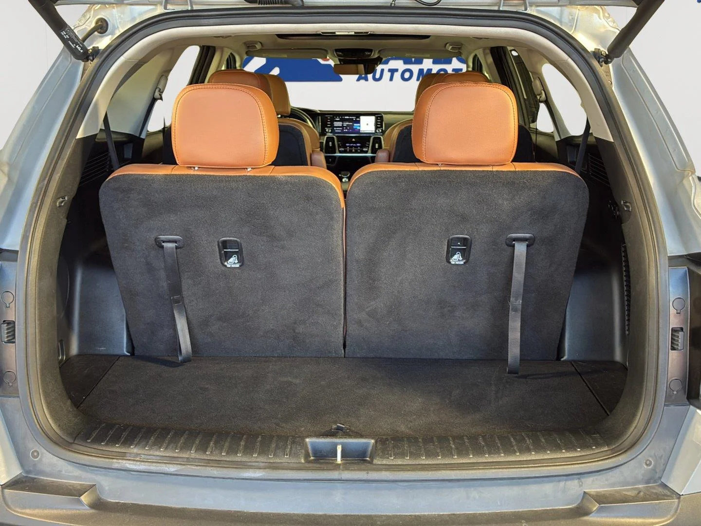 Used 2023 Wolf Gray Kia X-Line SX Prestige image 15