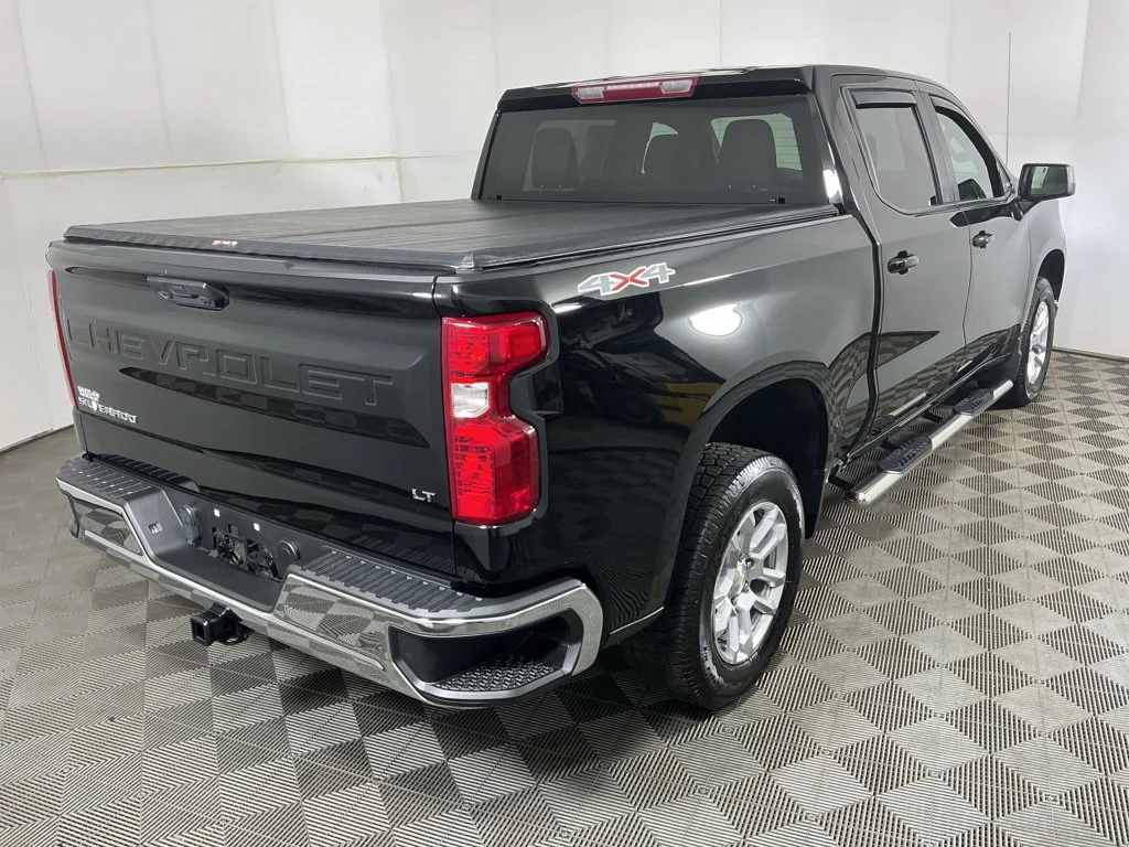 Used 2022 Black Chevrolet LT image 8