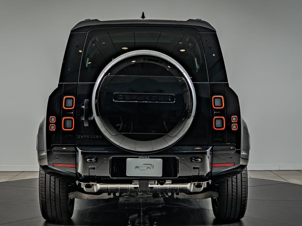 New 2026 Santorini Black Land Rover X-Dynamic SE image 6