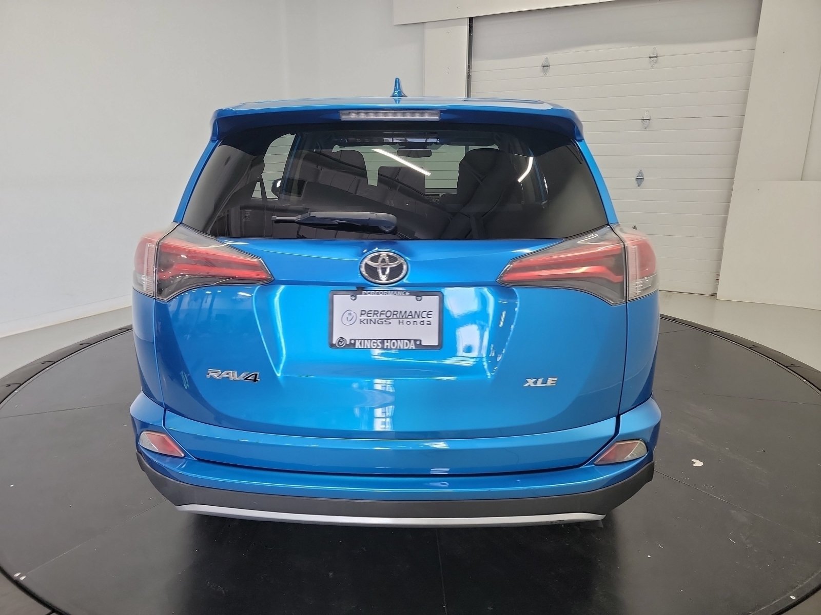 Used 2018 Electric Storm Blue Toyota XLE image 6