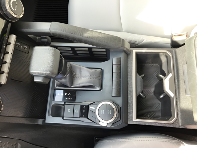 Certified Used 2025  Toyota SR5 image 18