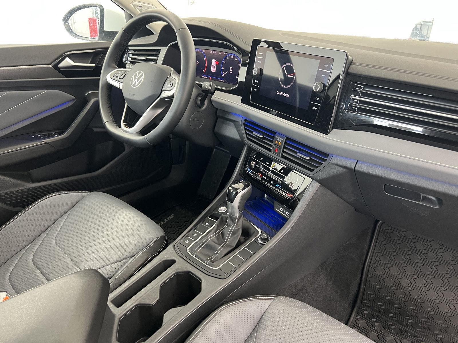 2025 Volkswagen Jetta SEL - Photo 31