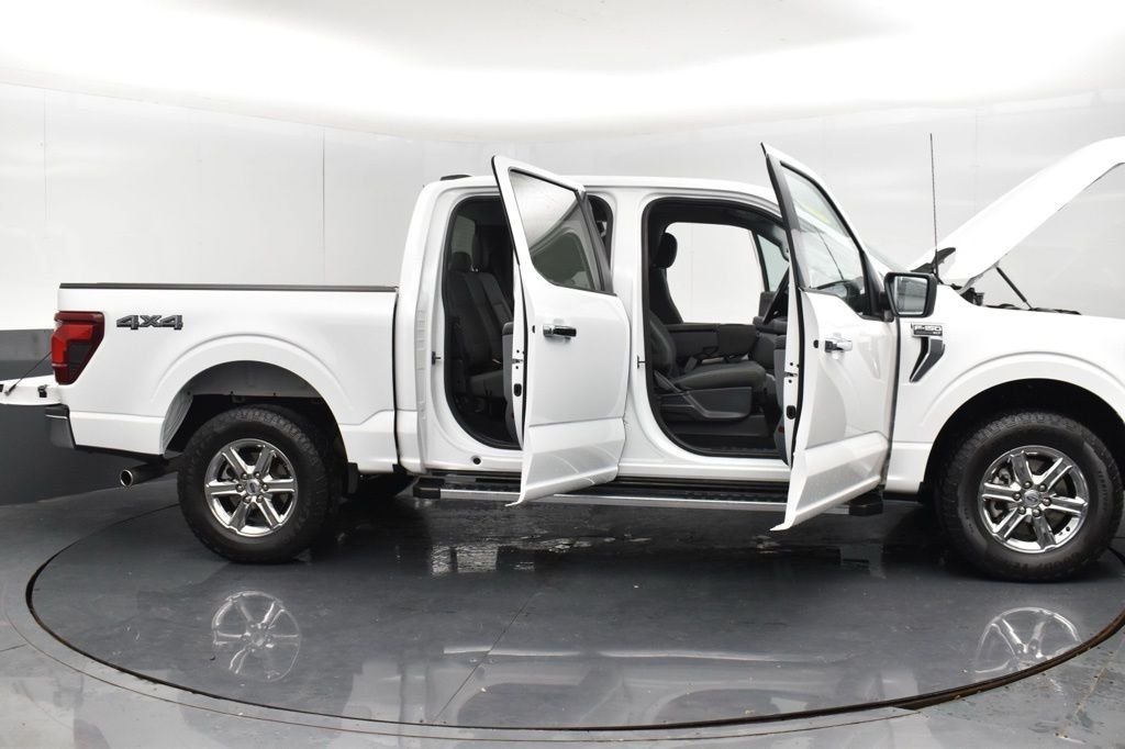 Used 2025 White Ford XLT image 36