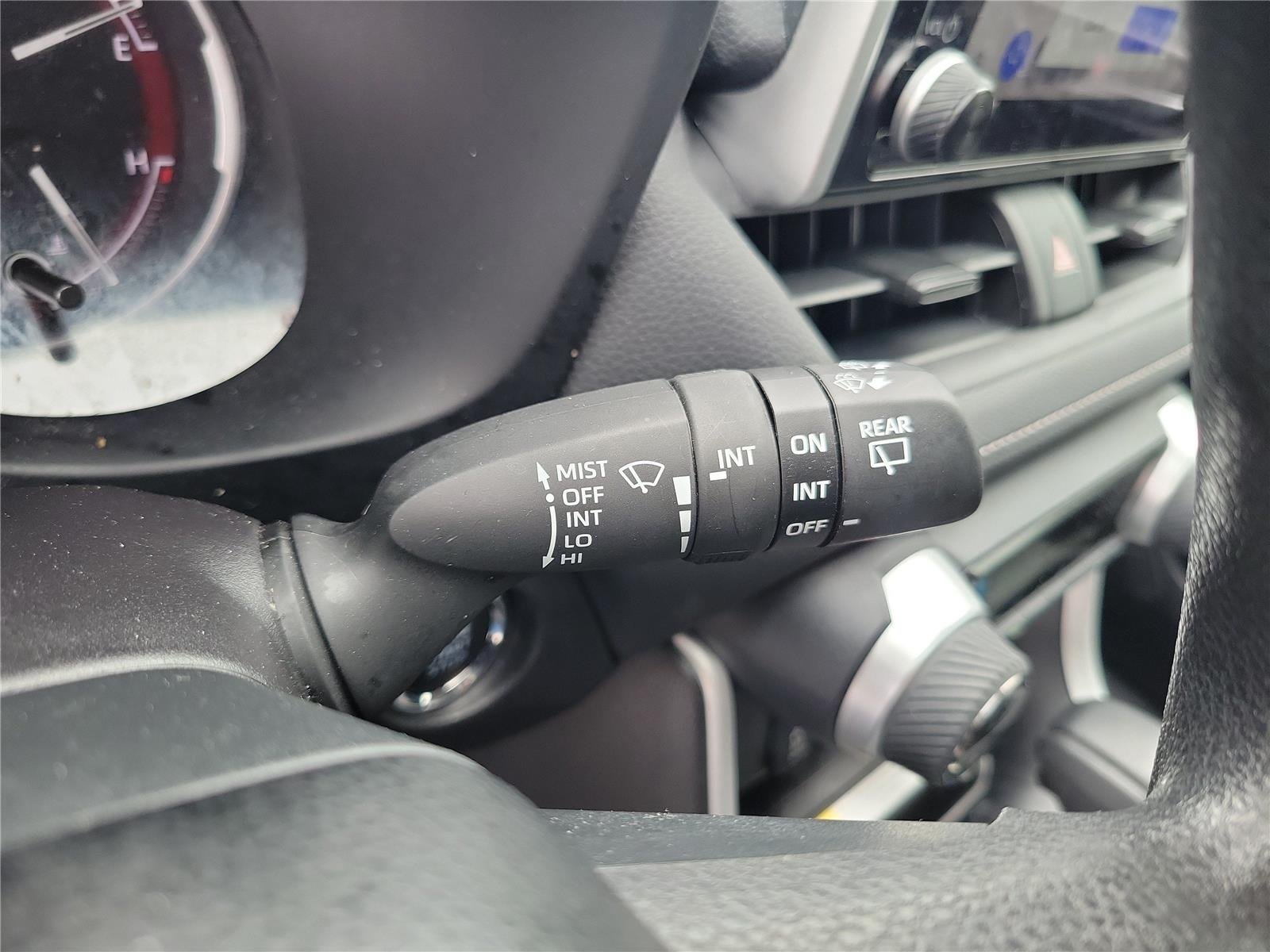 Used 2025 Ice Cap Toyota XLE image 29