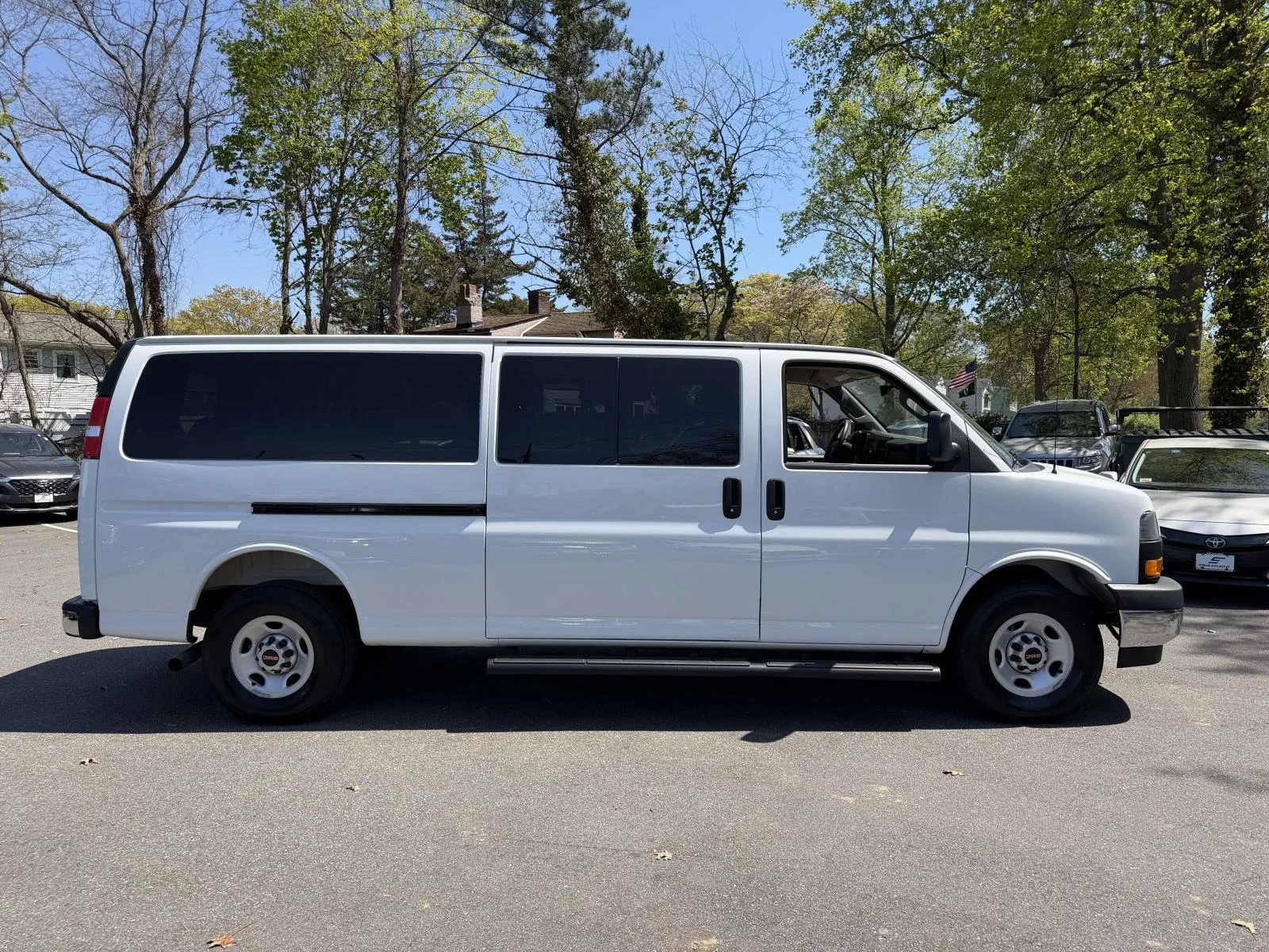 Used 2025 White GMC LT image 8