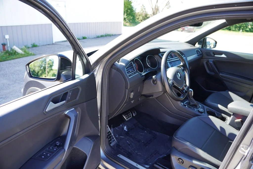 Used 2021 Platinum Gray Metallic Volkswagen 2.0T SE R-Line Black image 14
