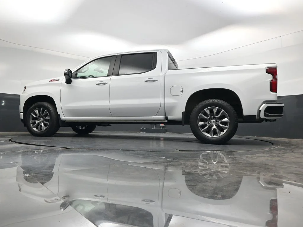 Used 2022 White Chevrolet RST image 46