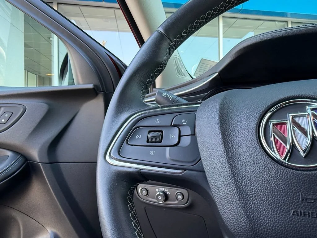 Used 2022 CINNABAR METALLIC Buick Select image 21