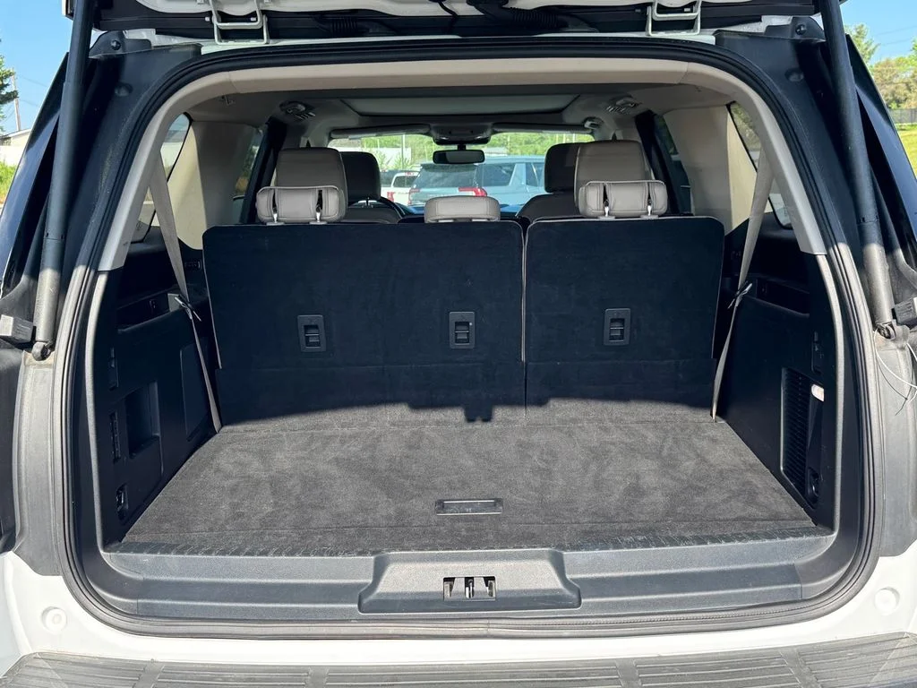 Used 2023 White Ford Limited image 14