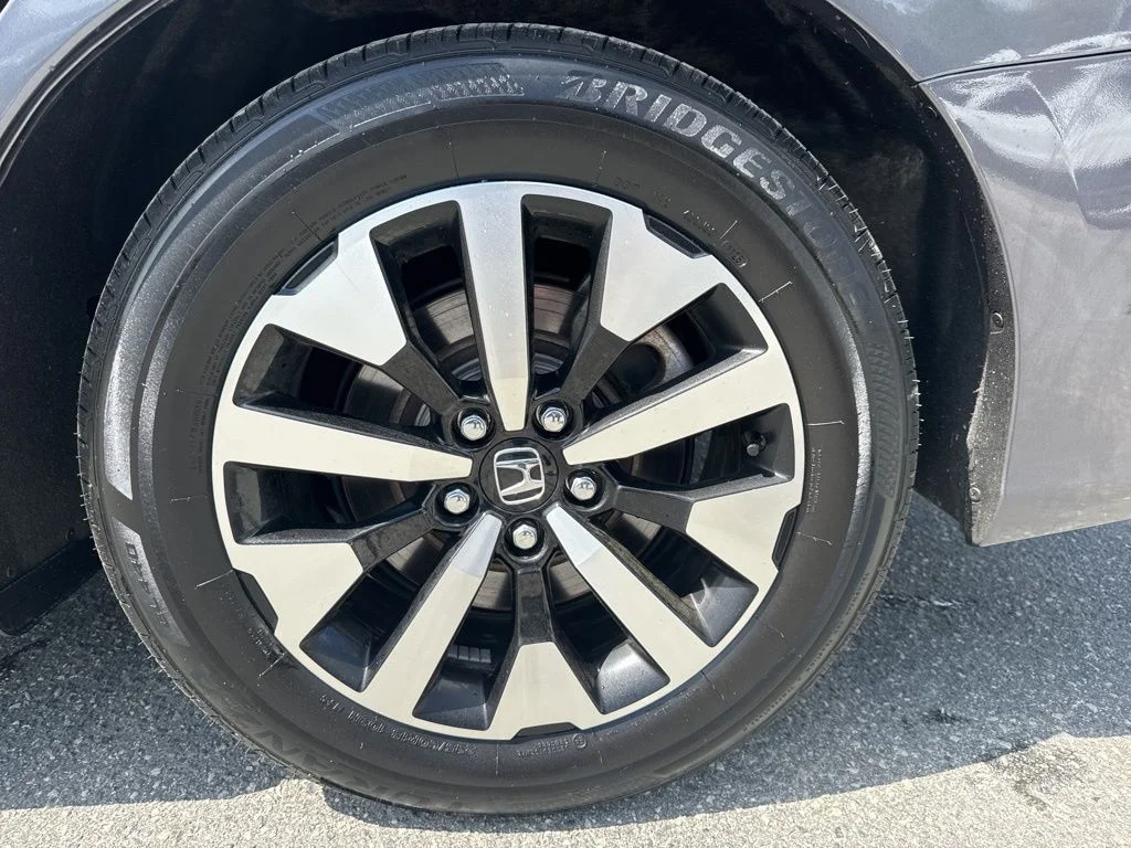 Used 2025 Gray Honda EX-L image 30