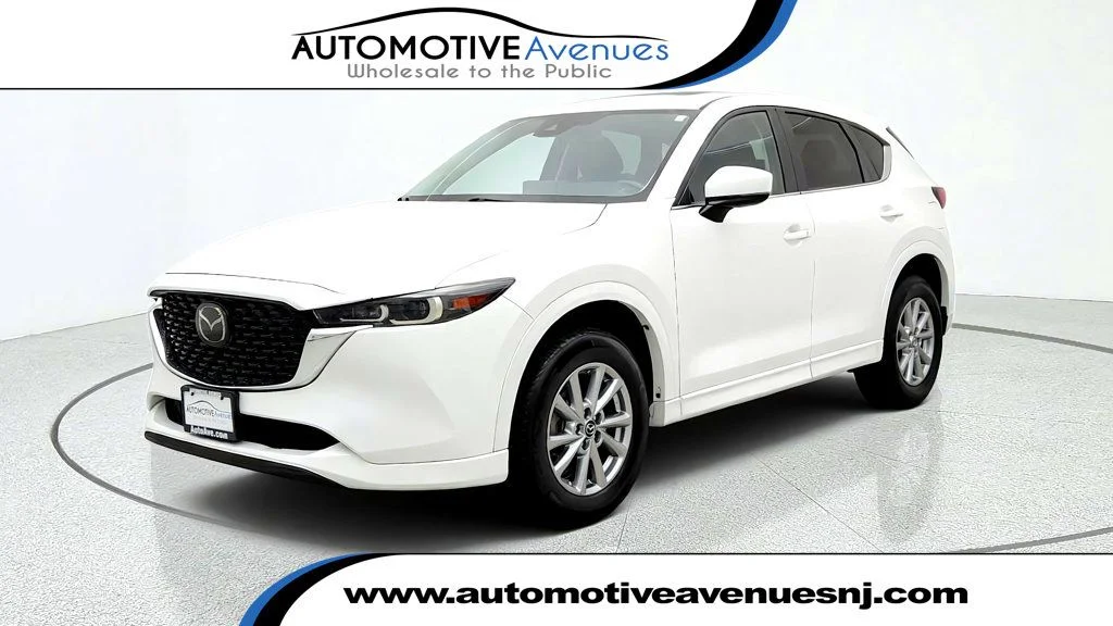 Used 2024 Rhodium White Metallic Mazda 2.5 S Select Package AWD image 1