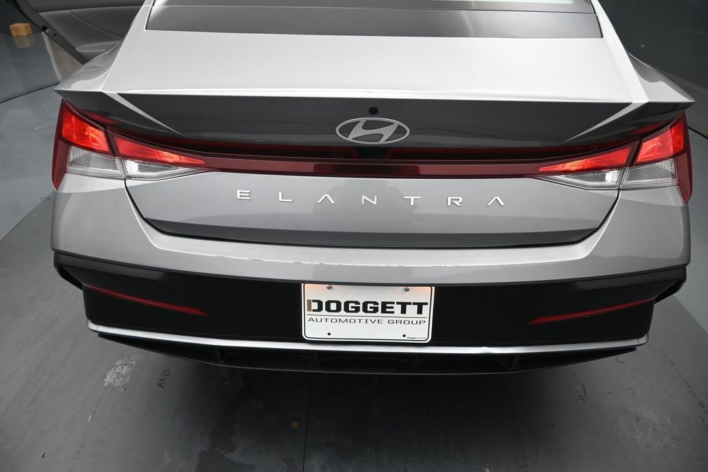 Used 2024 Silver Hyundai SEL image 10