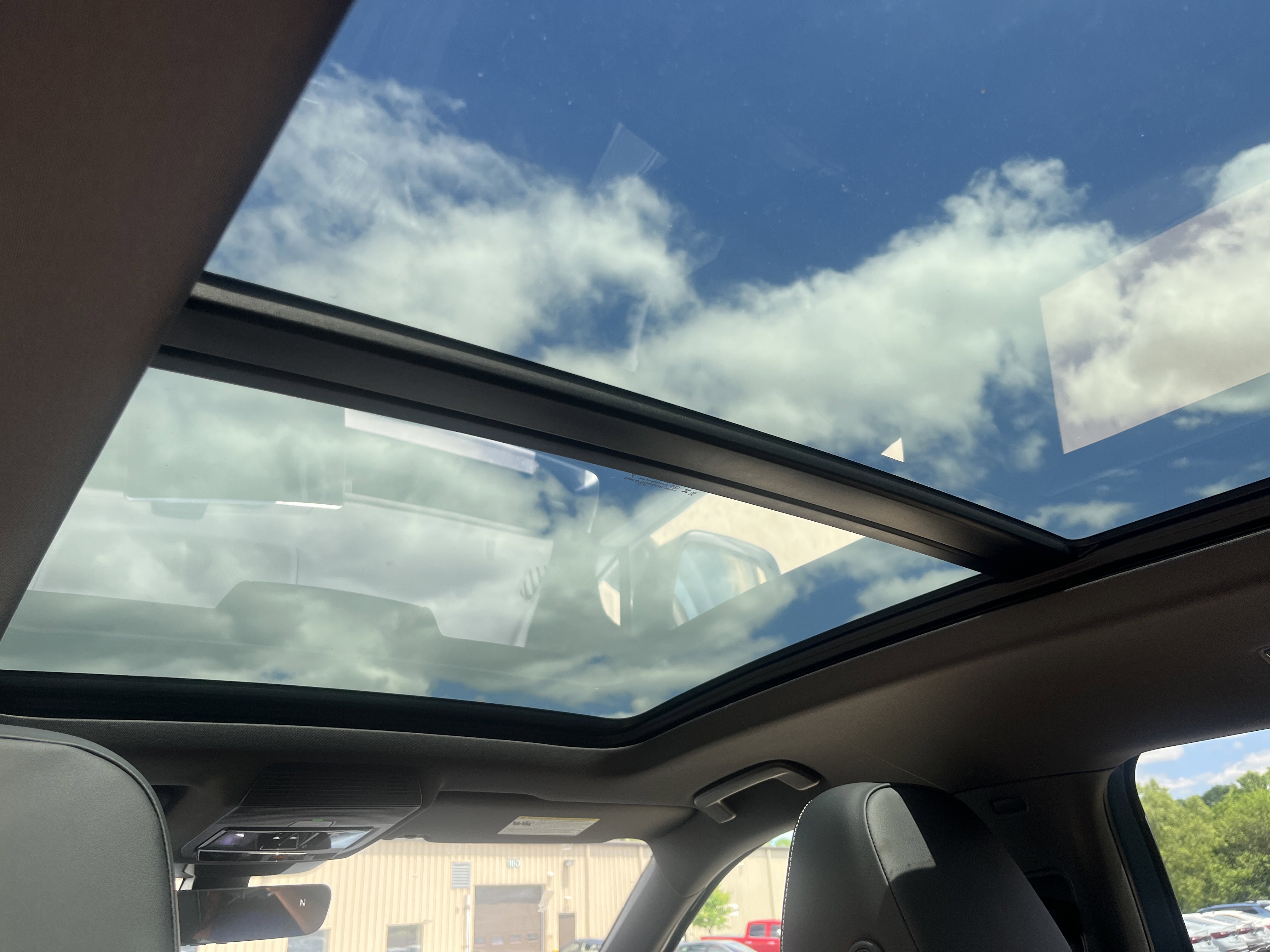 New 2026 Monterey Blue w/Deep Black Roof Volkswagen SE R-Line Black image 6