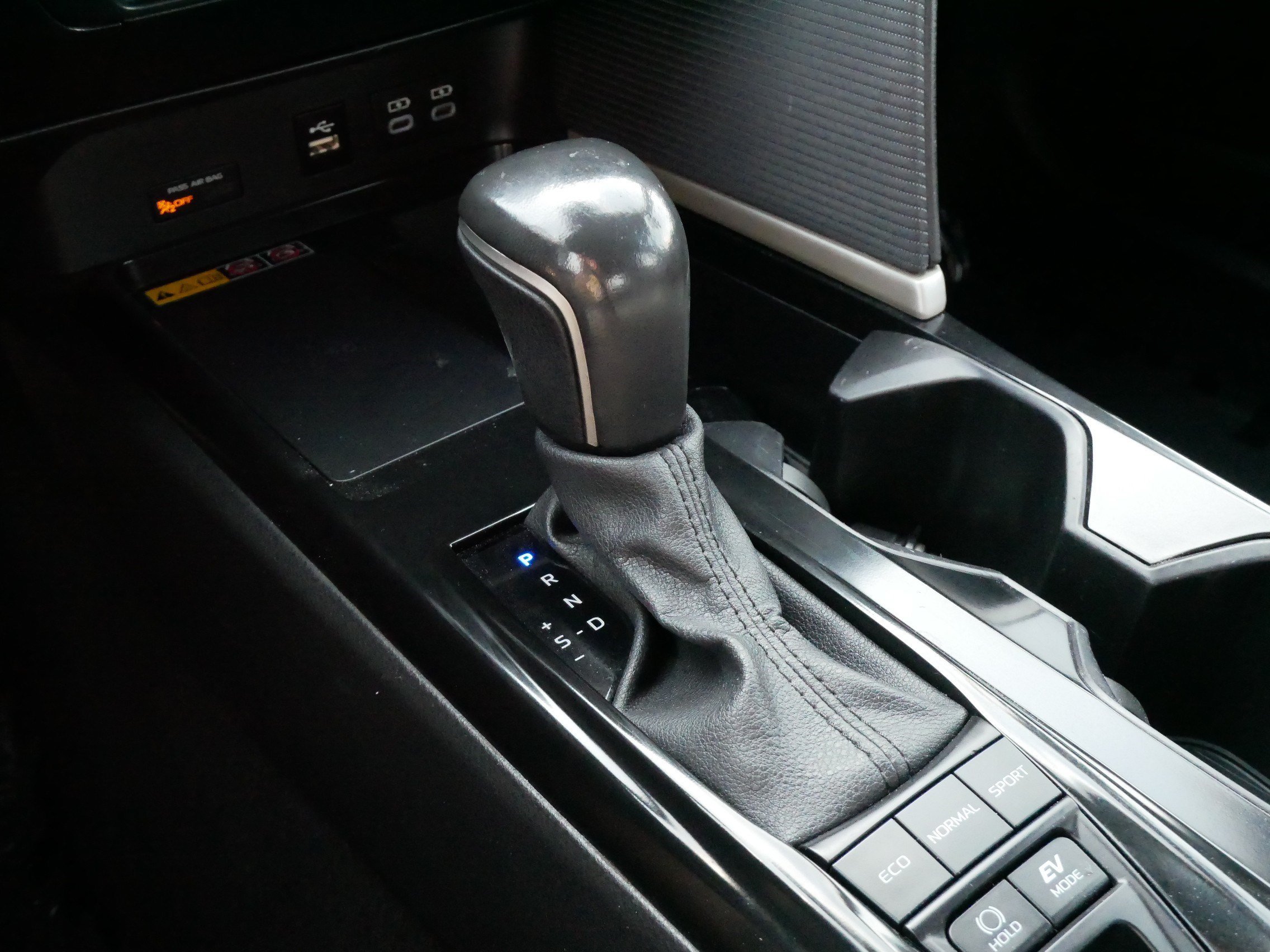 Certified Used 2025 MIDNIGHT BLACK Toyota SE image 24