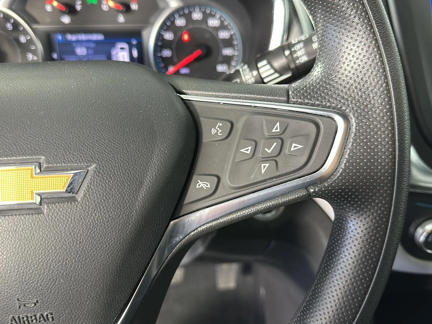 Used 2024 Mosaic Black Metallic Chevrolet  image 19