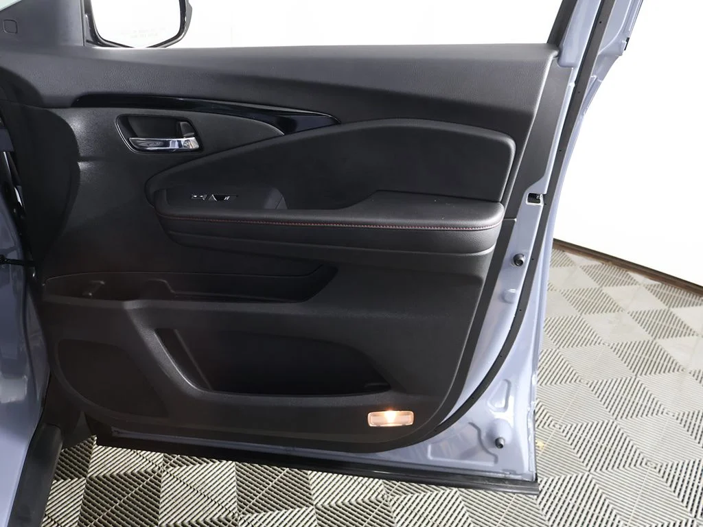 2025 Honda Ridgeline Black Edition - Photo 25