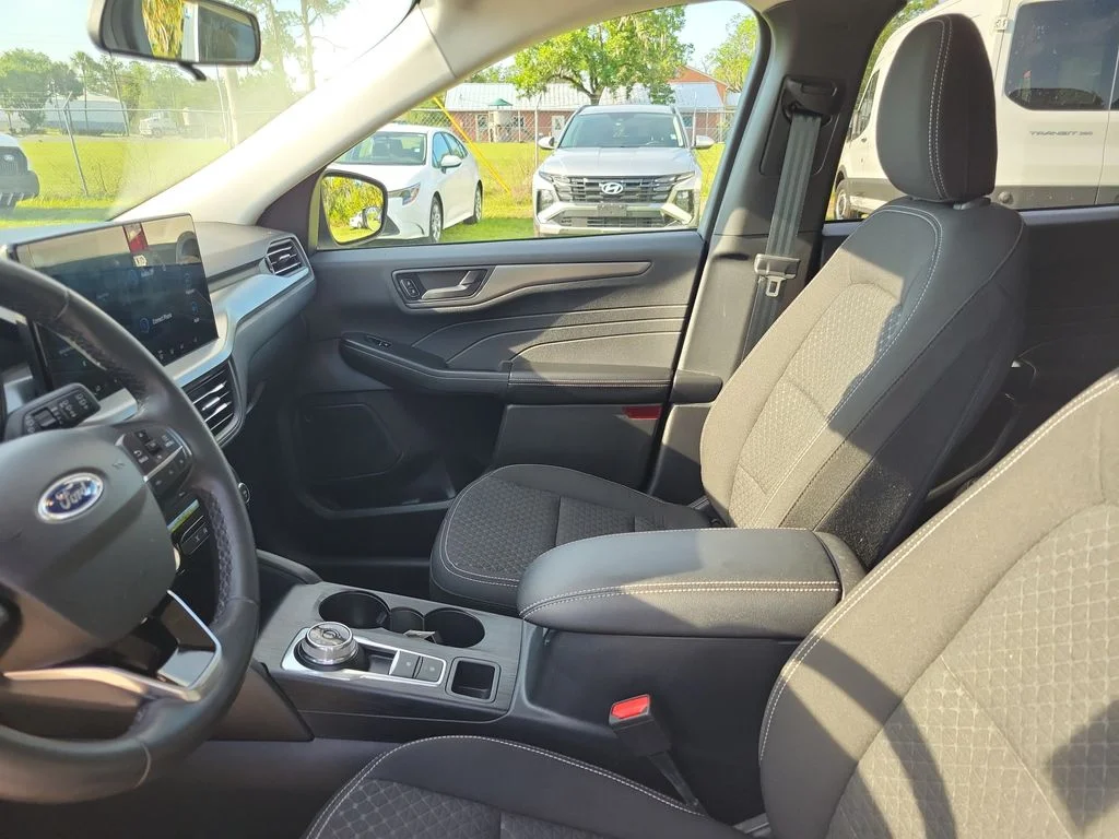 Used 2023 White Ford Active image 15