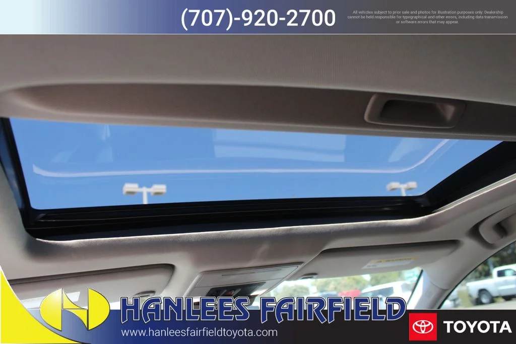 Used 2025 White Honda EX-L image 16