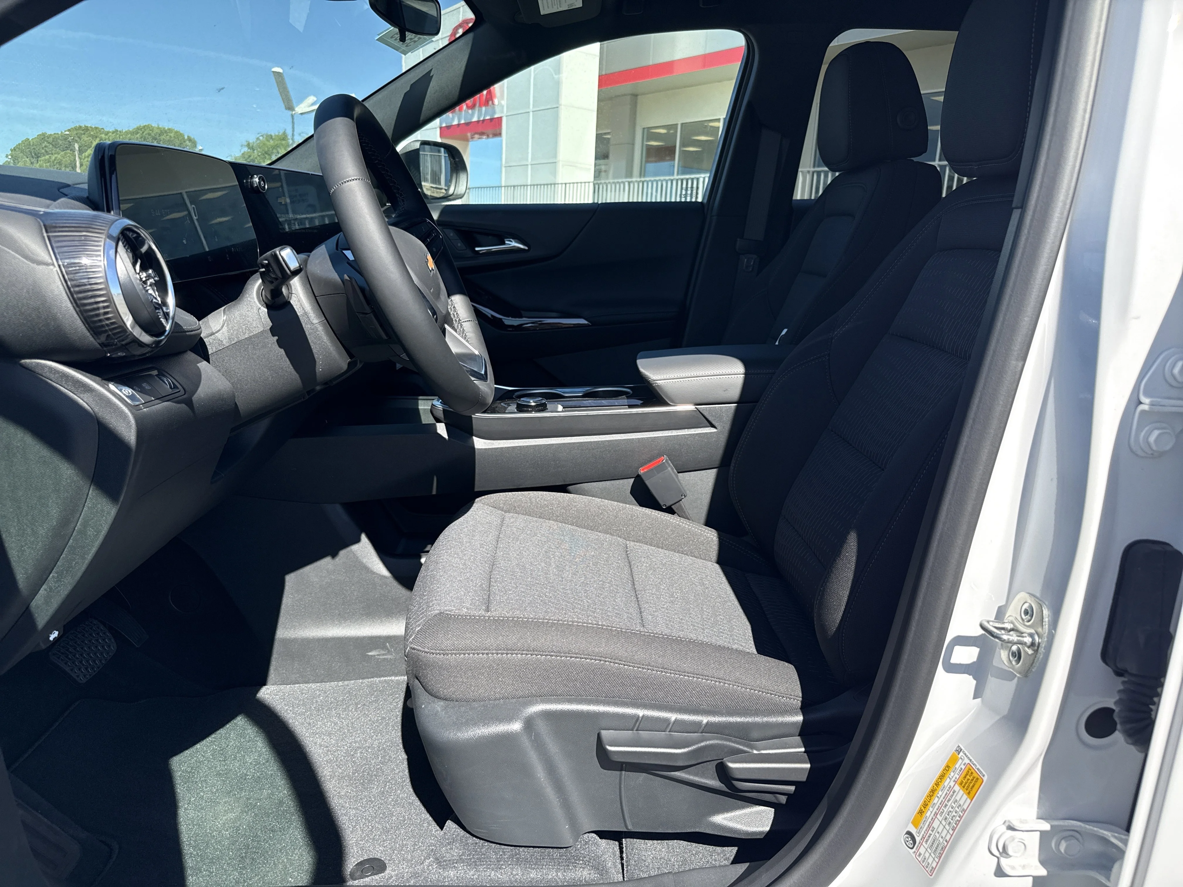 2026 Chevrolet Equinox LT - Photo 10