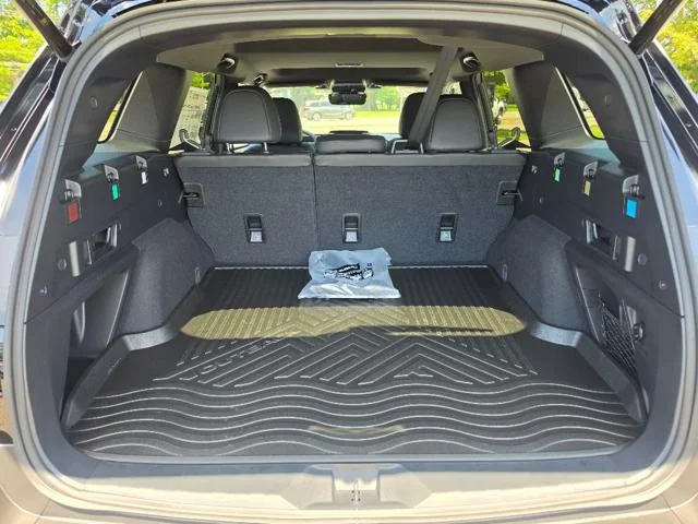 New 2026 CRYSTAL BLACK SILICA Subaru Premium image 6