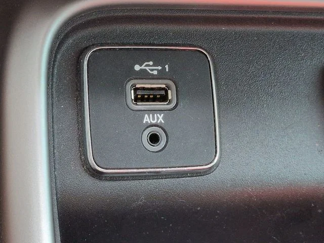 Certified Used 2020 Olive Green Pearlcoat Jeep Latitude image 21