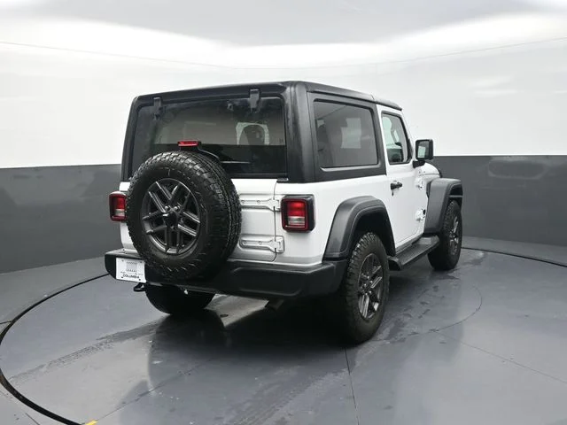 Used 2024 White Jeep Sport S image 10