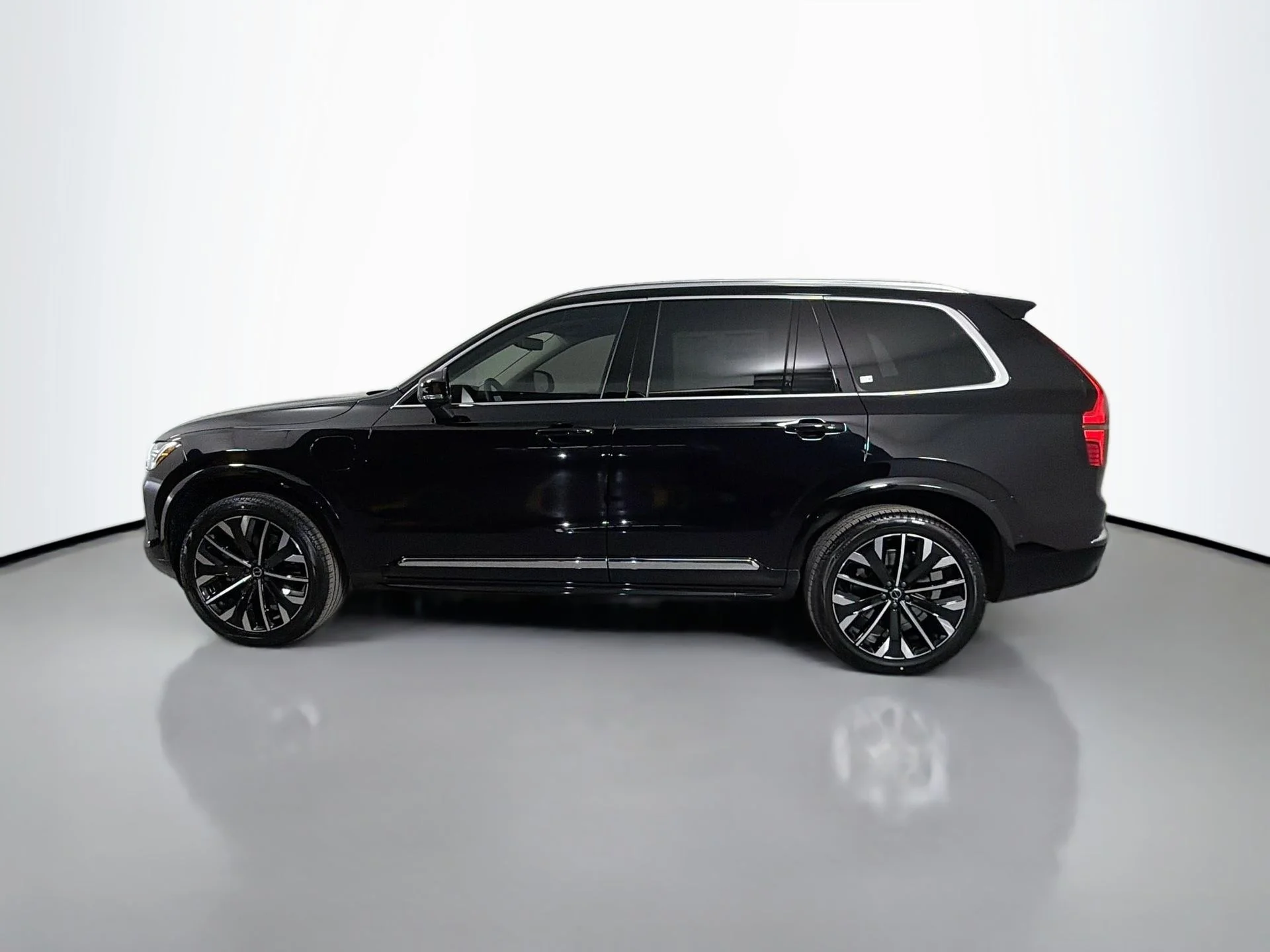 New 2026 Onyx Black Volvo Ultra image 8