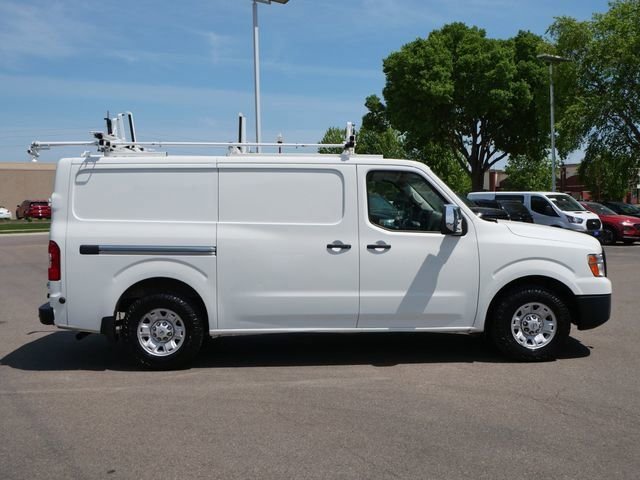 Used 2018 White Nissan SV image 9